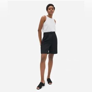 Everlane The Put-Together Black Pleat Shorts. NWT. Size 8